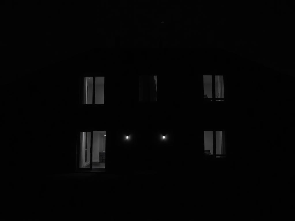 Maison individuelle protégée par une alarme DAITEM la nuit